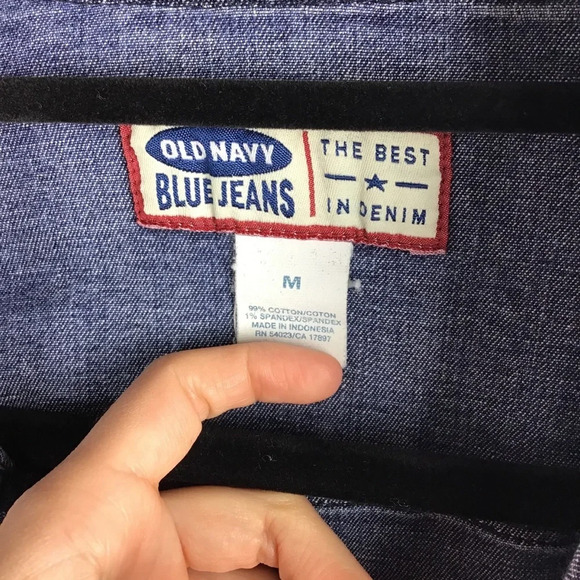 Old Navy Women’s Denim Jacket - Picture 3 of 4